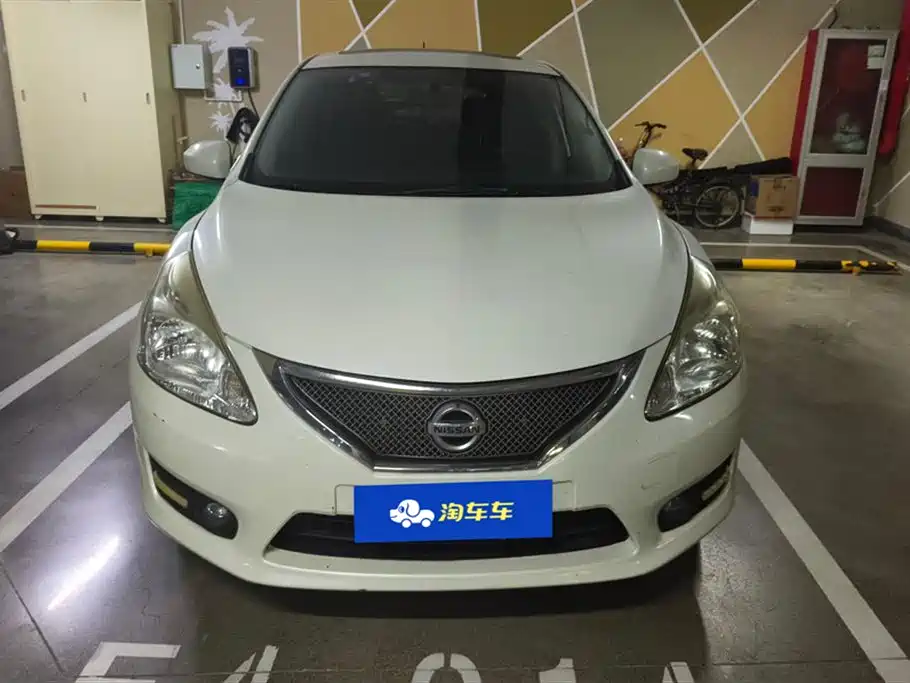Nissan Tiida 2015