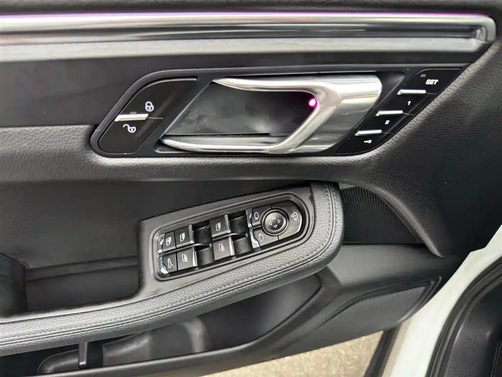 Porsche Macan 2015 — фото 11