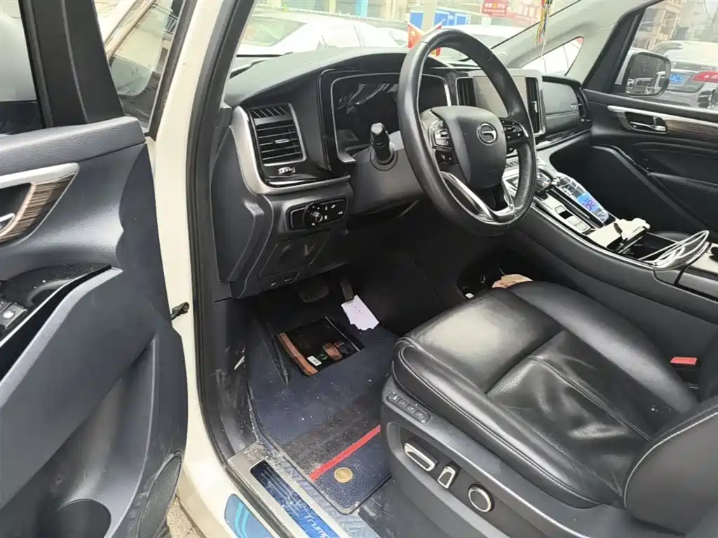 GAC Motor Trumpchi M8 2022 — фото 16