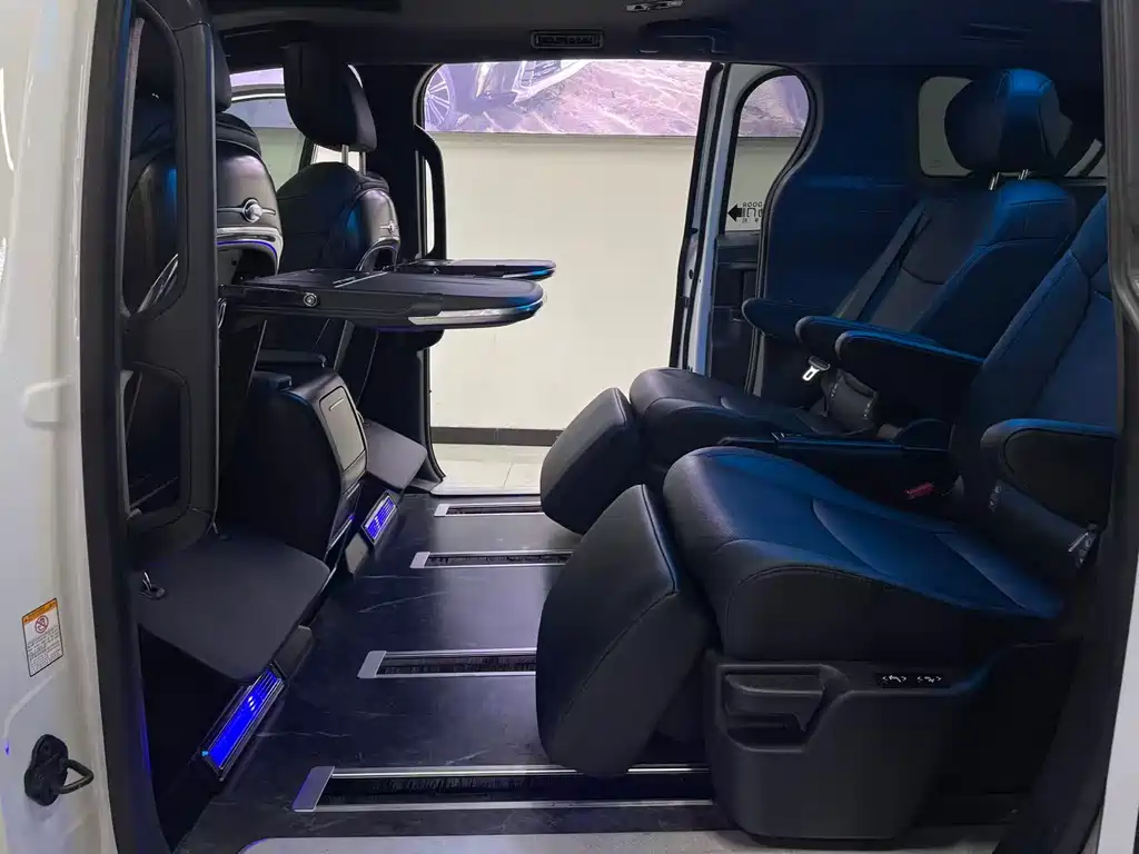 Toyota Sienna 2023 — фото 12