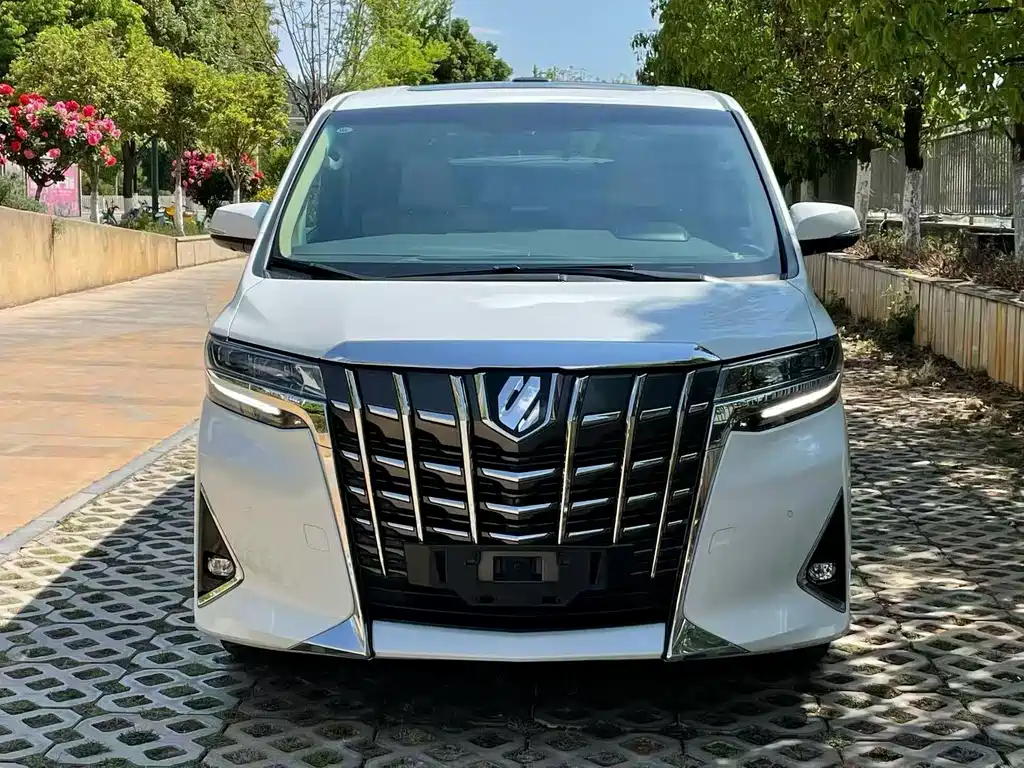 Toyota Alphard 2018 — фото 1