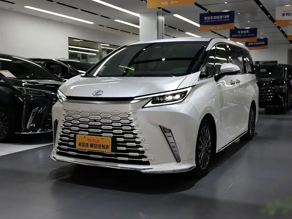 Lexus LM 2025