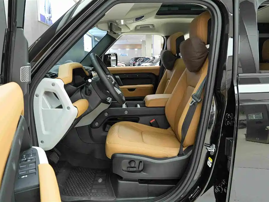 Land Rover Defender 2024 — фото 10