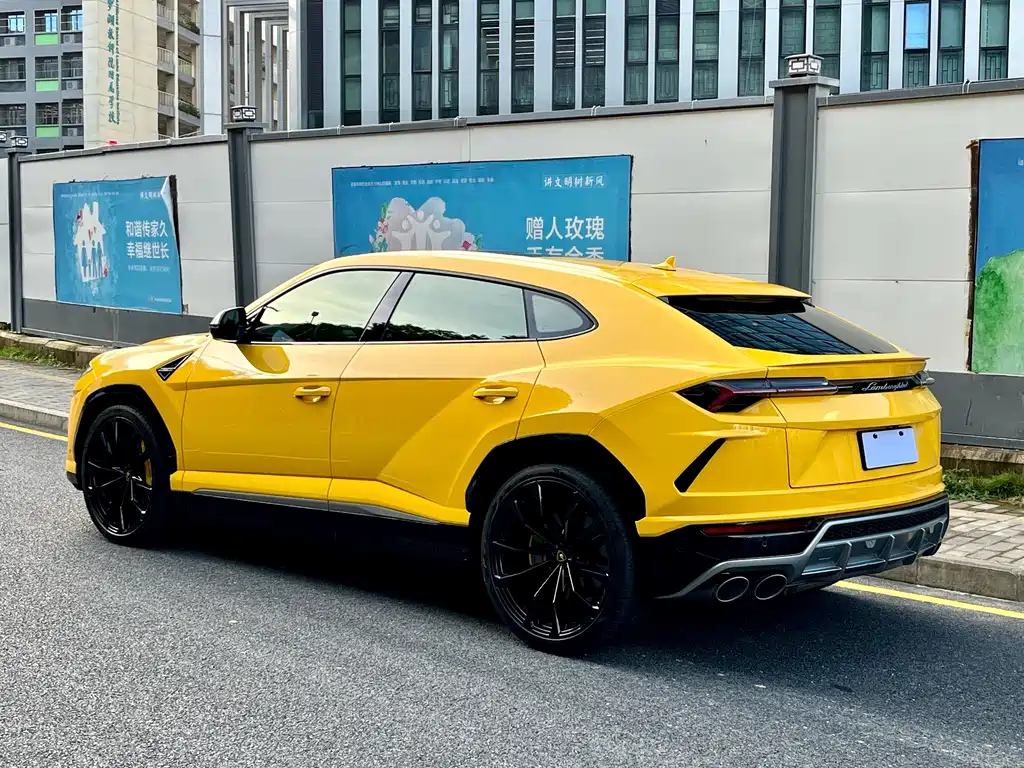 Lamborghini Urus 2021 — фото 4