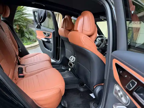 Mercedes-Benz GLC 2023