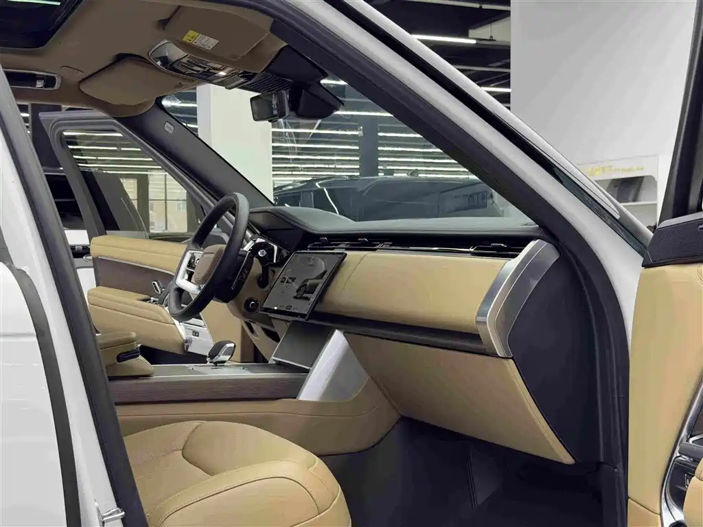 Land Rover Range Rover 2025 — фото 10