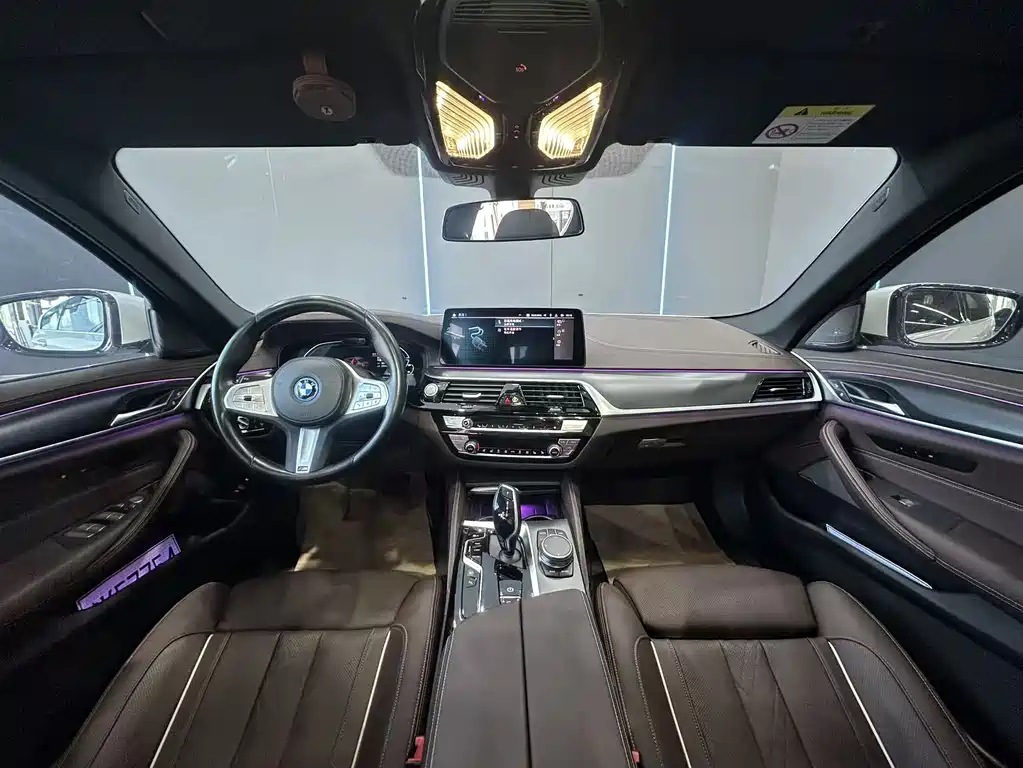BMW 5 Series New Energy 2022 — фото 9
