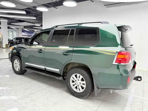 Toyota Land Cruiser 2012
