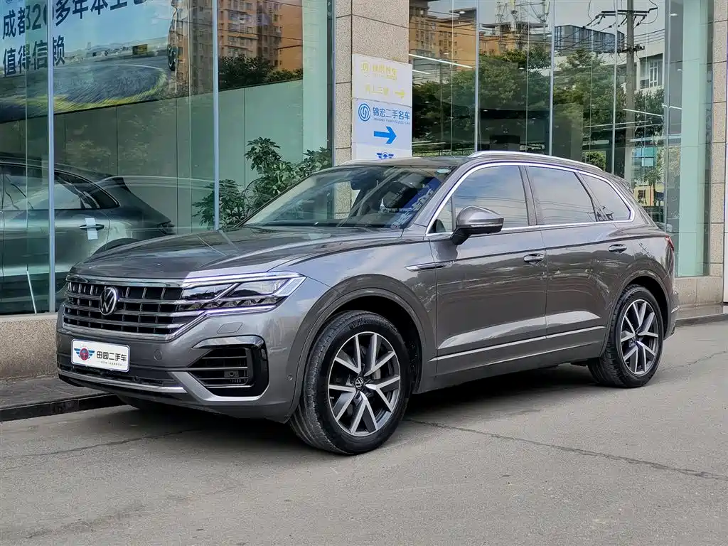 Volkswagen Touareg 2021 — фото 1
