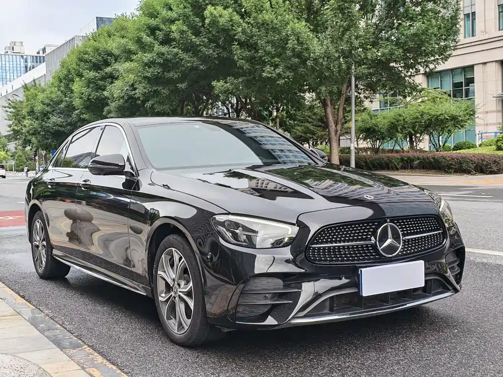 Mercedes-Benz E-Class 2023 — фото 4