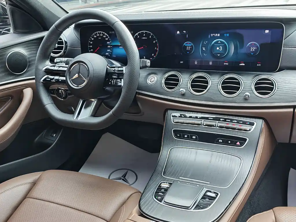 Mercedes-Benz E-Class 2023 — фото 14