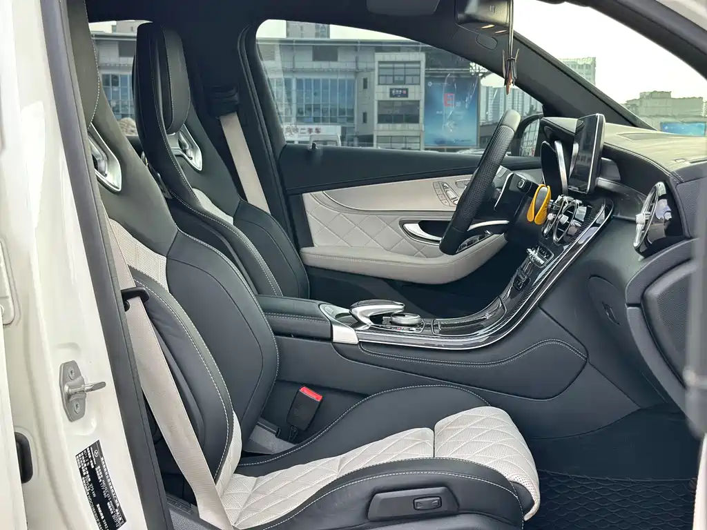 Mercedes-Benz GLC Coupe AMG 2020 — фото 20