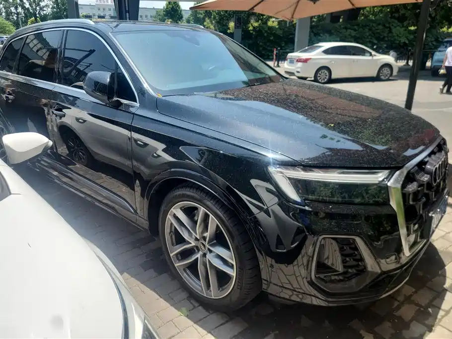 Audi Q7 2024