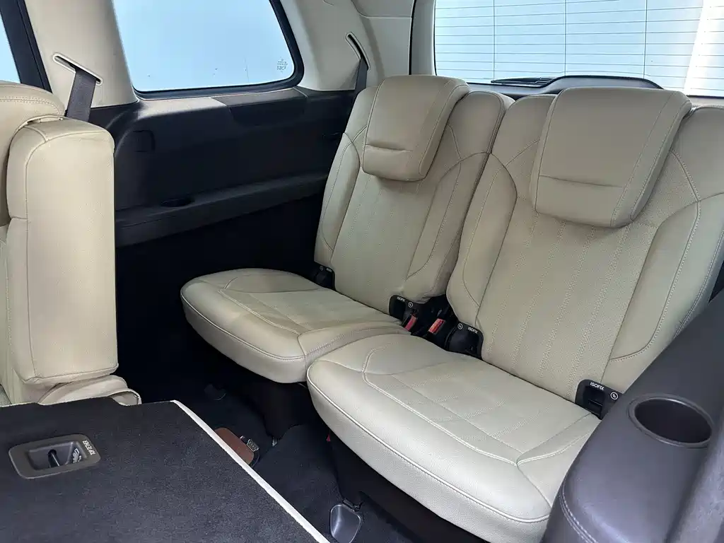 Mercedes-Benz GLS 2017 — фото 17