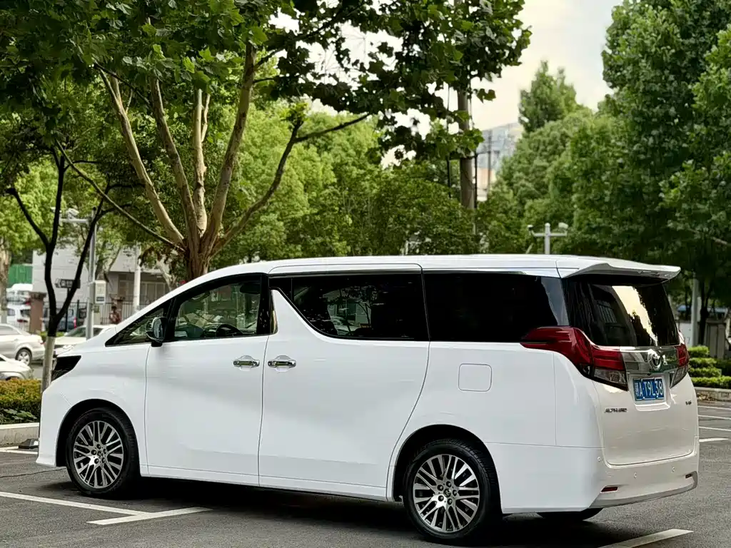 Toyota Alphard 2018 — фото 7
