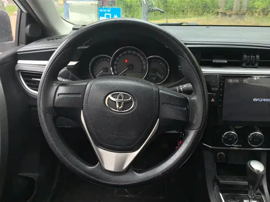 Toyota Corolla 2015 — фото 15