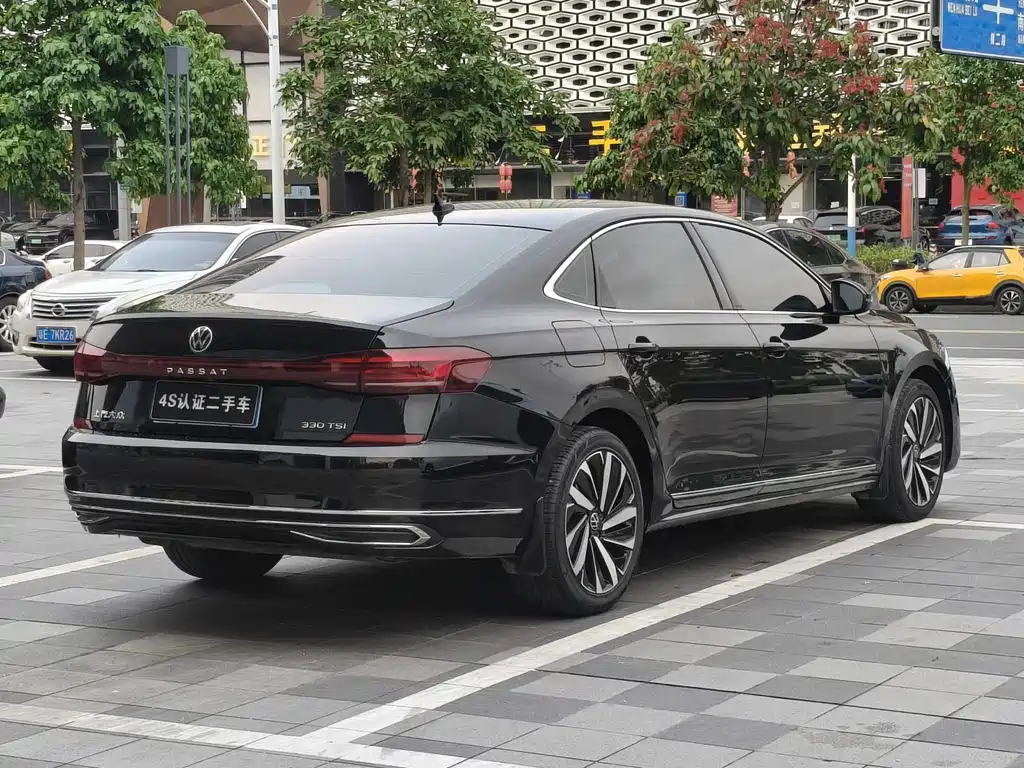Volkswagen Passat 2022