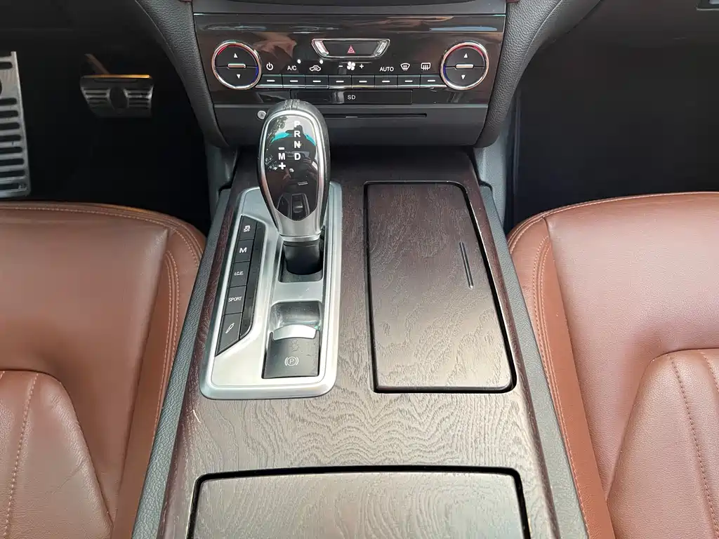 Maserati Ghibli 2014 — фото 16