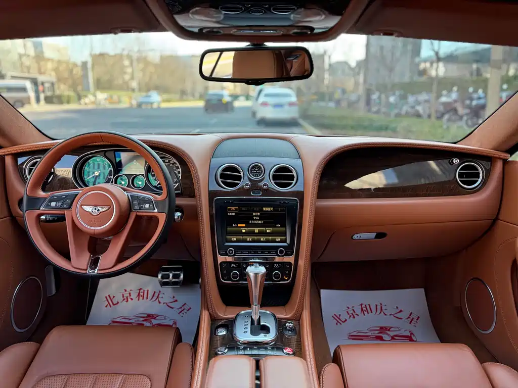 Bentley Continental 2014 — фото 12