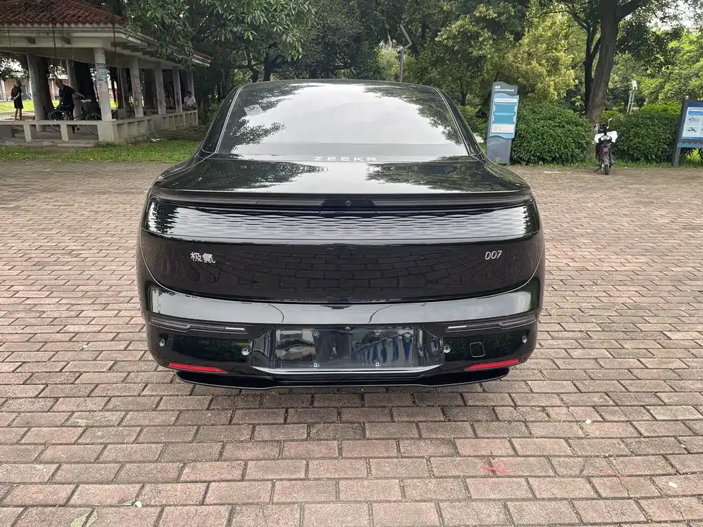 Zeekr 007 2024