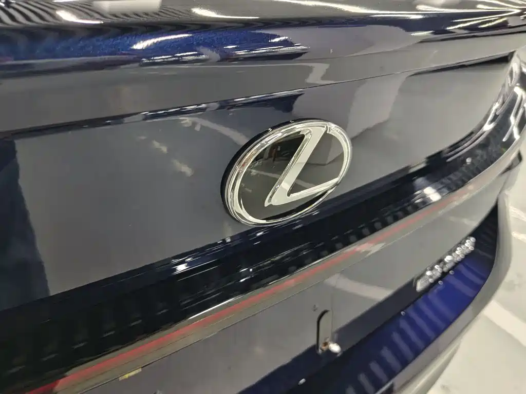 Lexus ES 2025 — фото 13