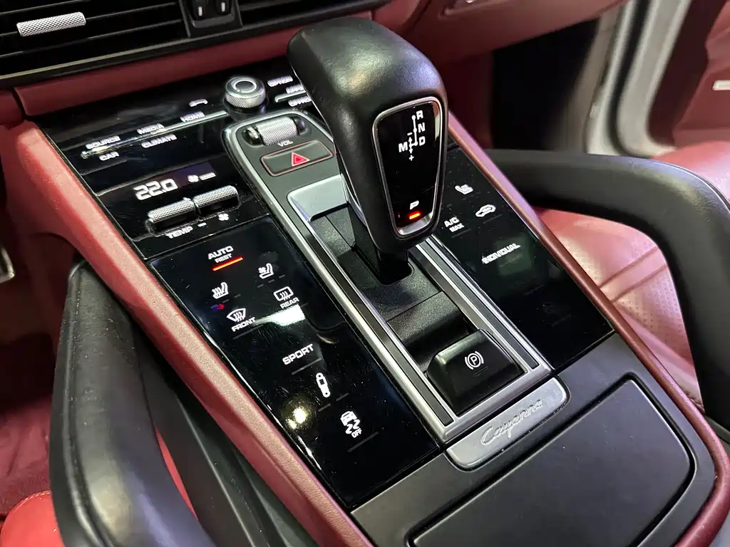 Porsche Cayenne 2019 — фото 10