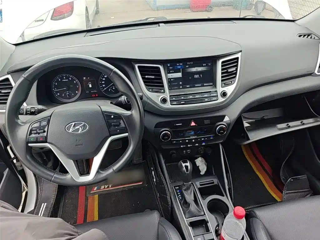 Hyundai Tucson 2017 — фото 16