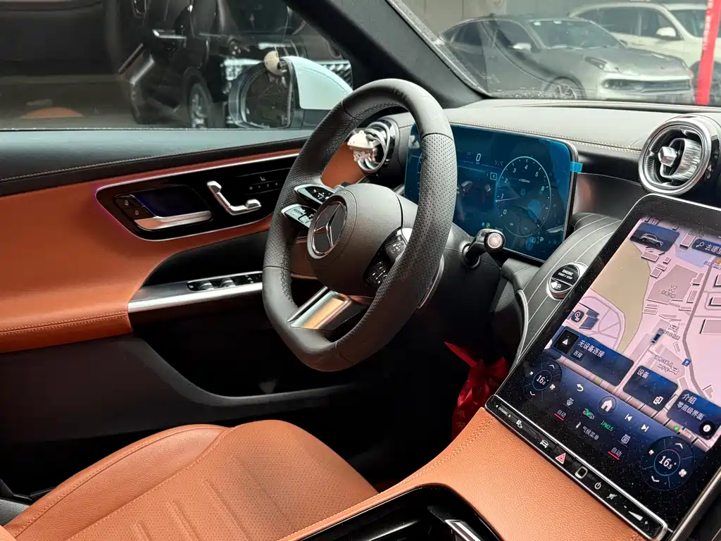 Mercedes-Benz GLC 2023