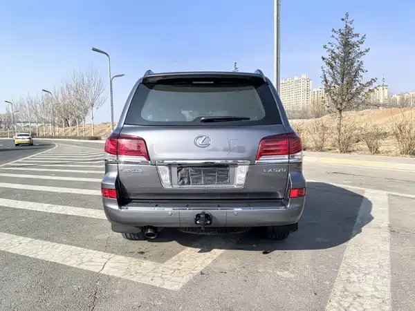 Lexus LX 2013
