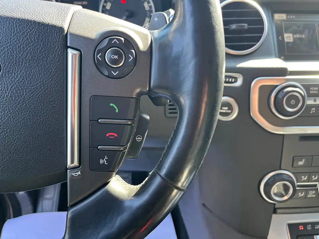 Land Rover Discovery 2016 — фото 12
