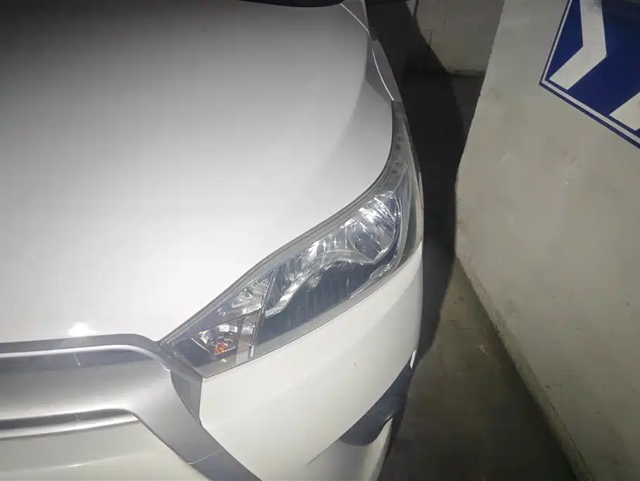Toyota Yaris L 2015 — фото 5