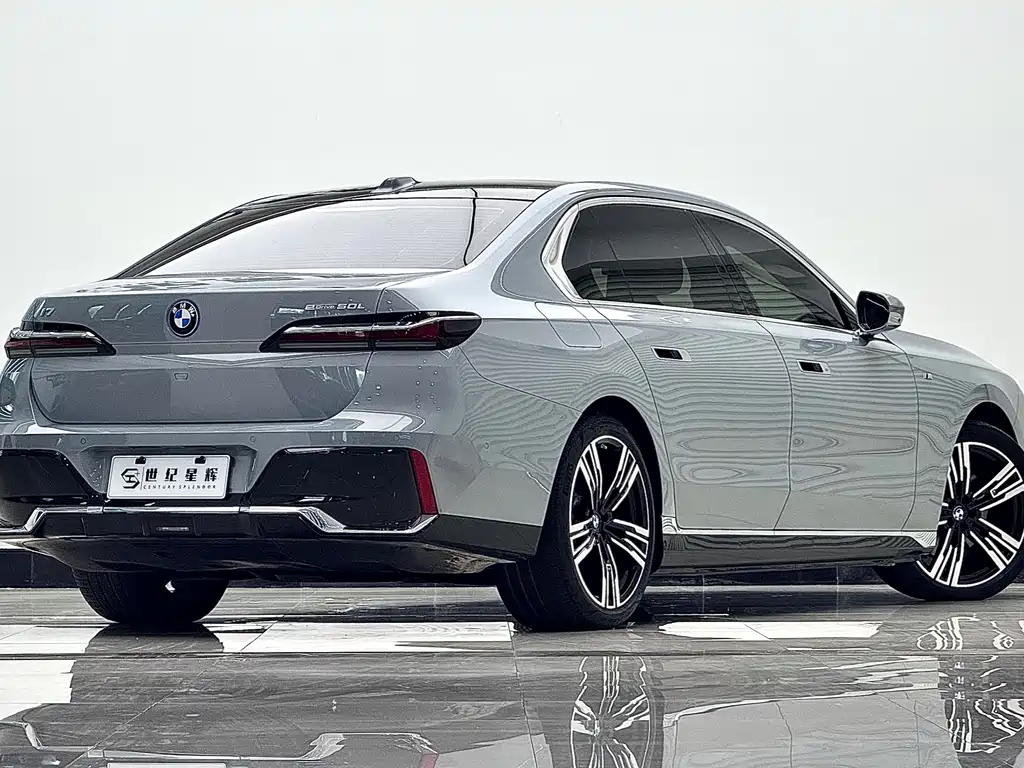 BMW i7 2023 — фото 9