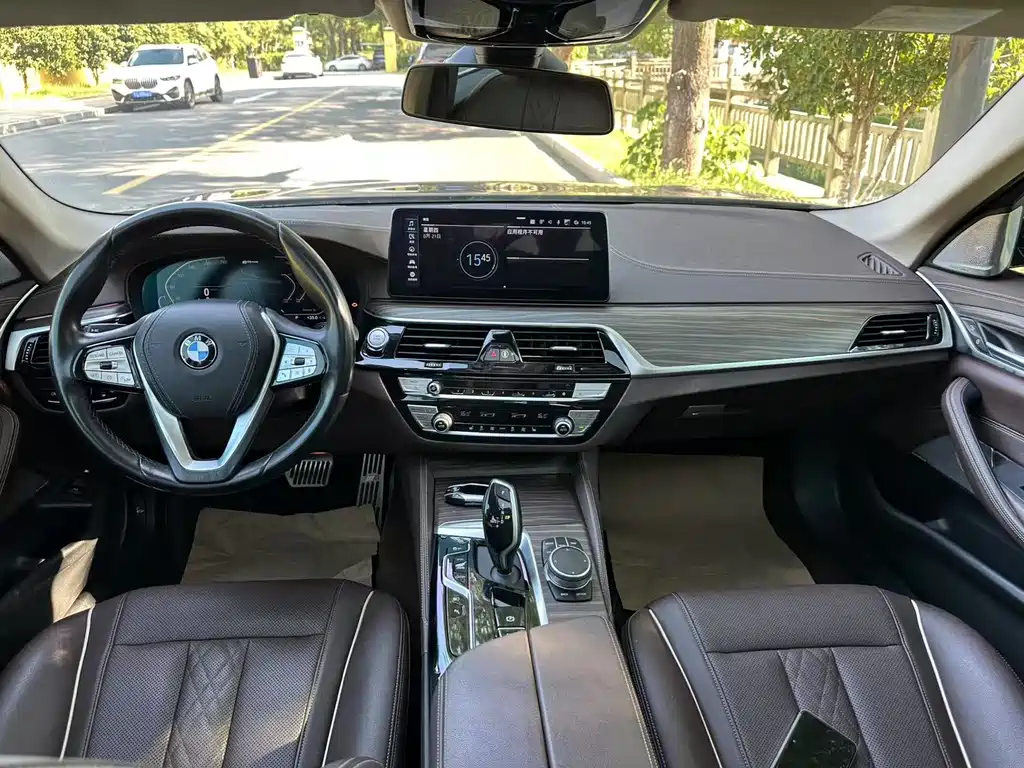 BMW 5 Series New Energy 2021 — фото 17