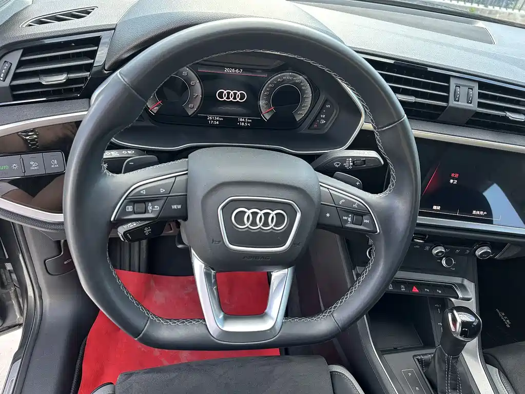 Audi Q3 2022 — фото 11