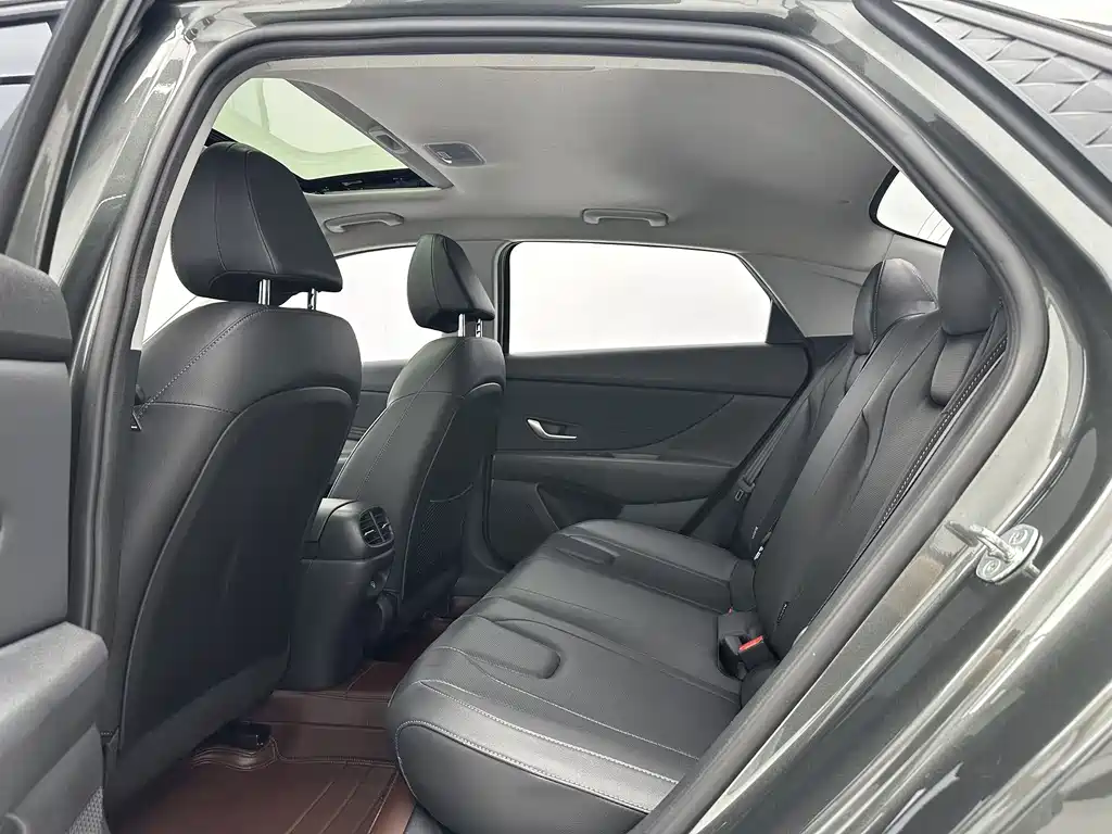 Hyundai Elantra 2023