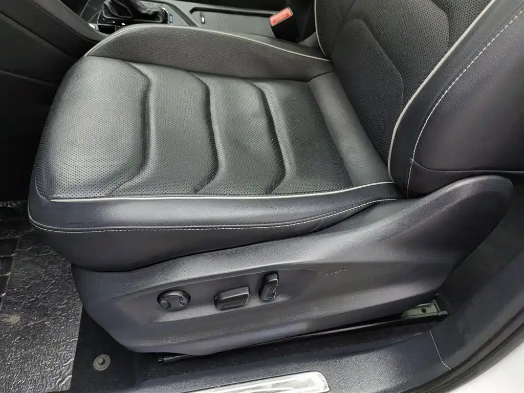 Volkswagen Tiguan L PHEV 2020 — фото 20