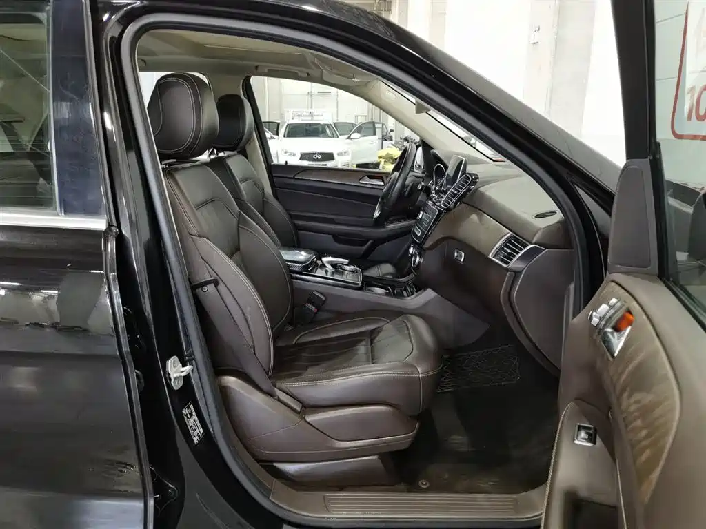 Mercedes-Benz GLE 2015 — фото 23