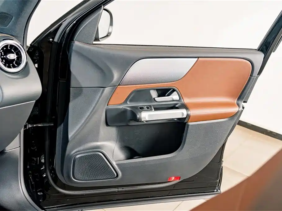 Mercedes-Benz GLB 2023 — фото 15