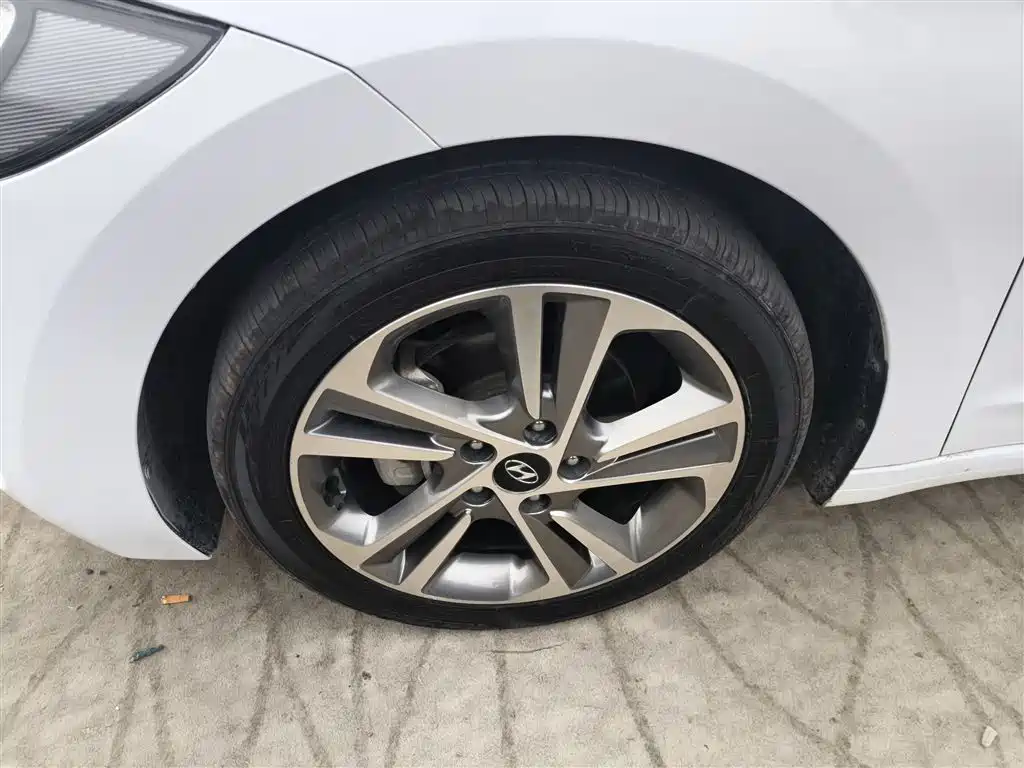 Hyundai Elantra 2019 — фото 25