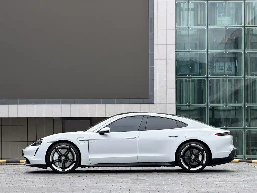 Porsche Taycan 2020