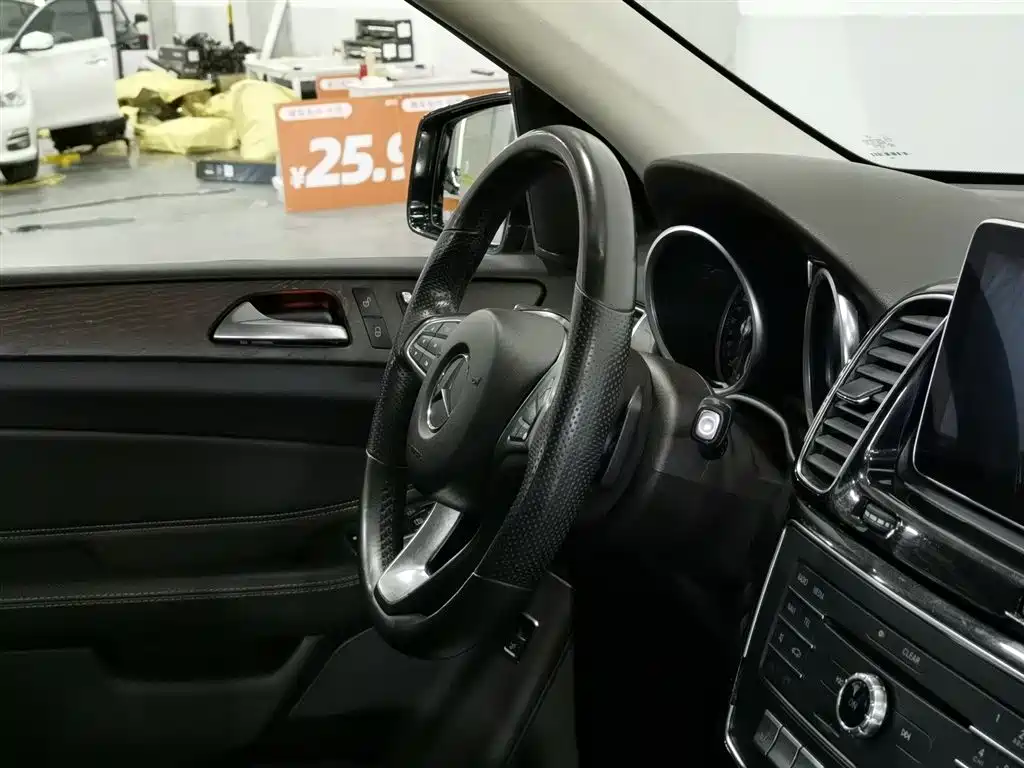 Mercedes-Benz GLE 2015 — фото 22