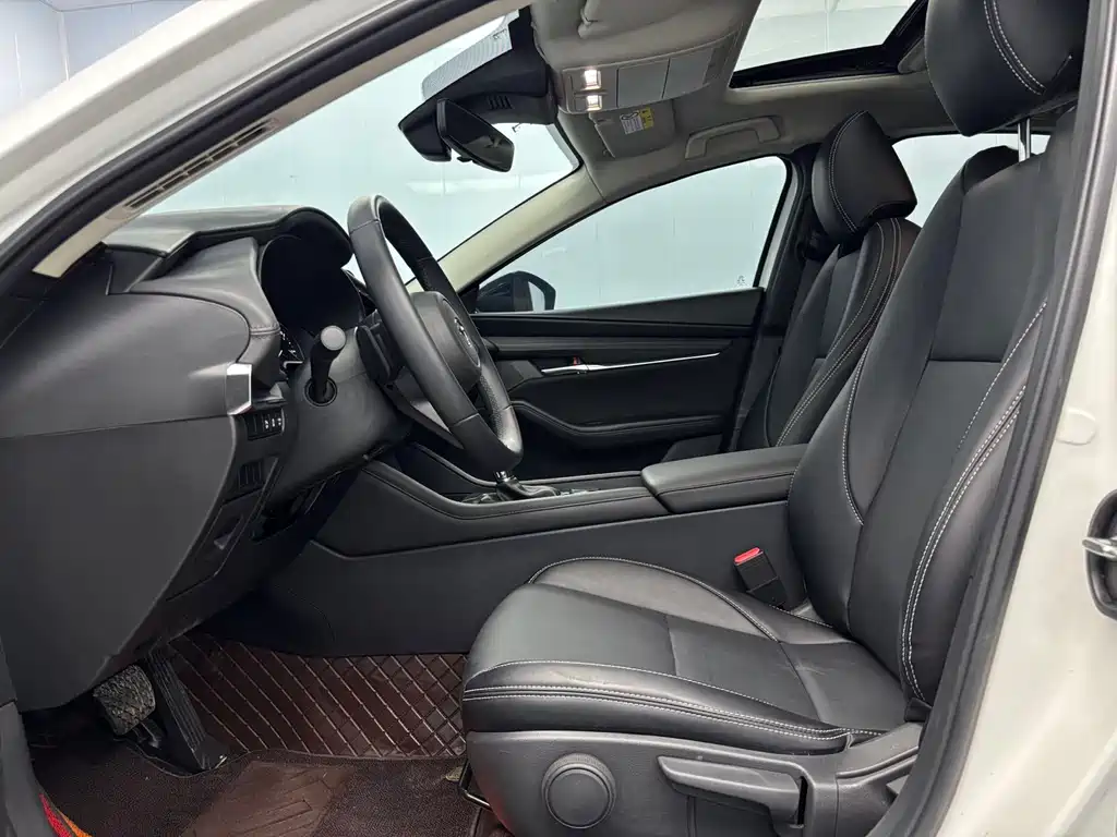 Mazda 3 Axela 2022