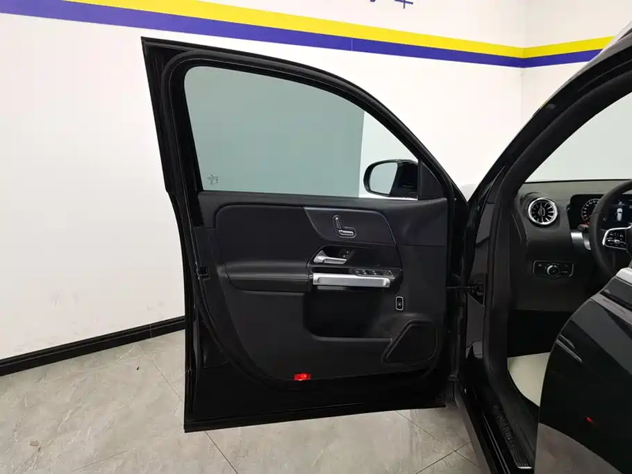 Mercedes-Benz GLB 2022
