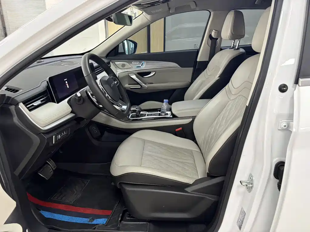 Jetour X70 PLUS 2023 — фото 11