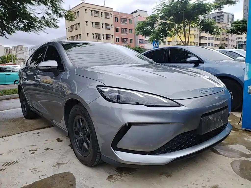 BYD Seal 05 DM-i 2025 — фото 4