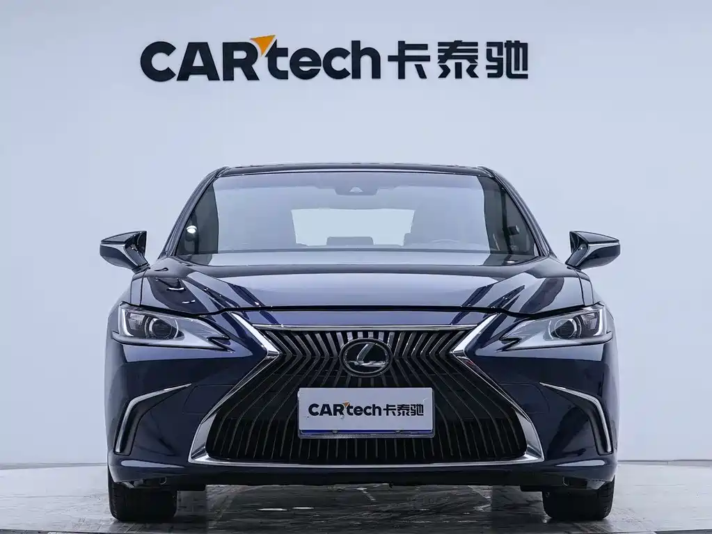Lexus ES 2020 — фото 7