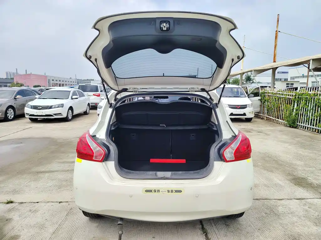 Nissan Tiida 2016 — фото 14