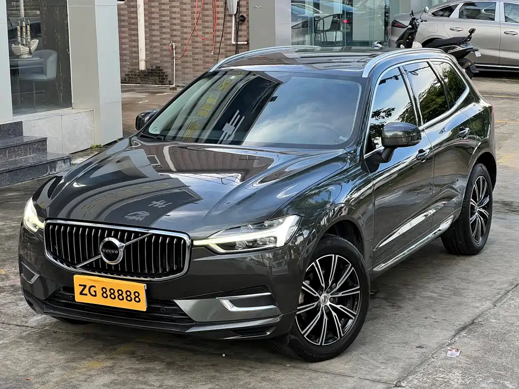 Volvo XC60 2019 — фото 1
