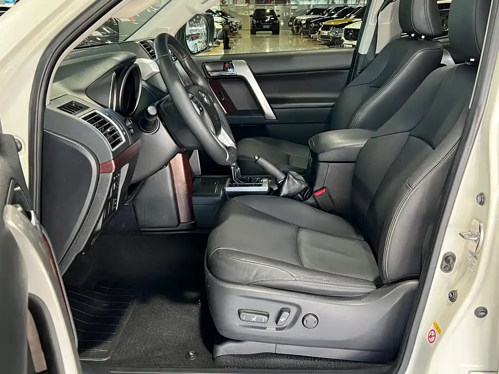Toyota Prado 2016 — фото 12