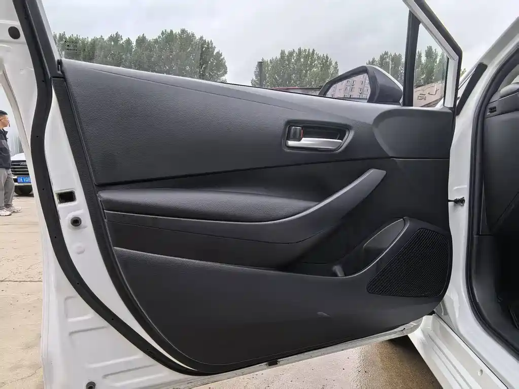 Toyota Corolla 2022 — фото 18